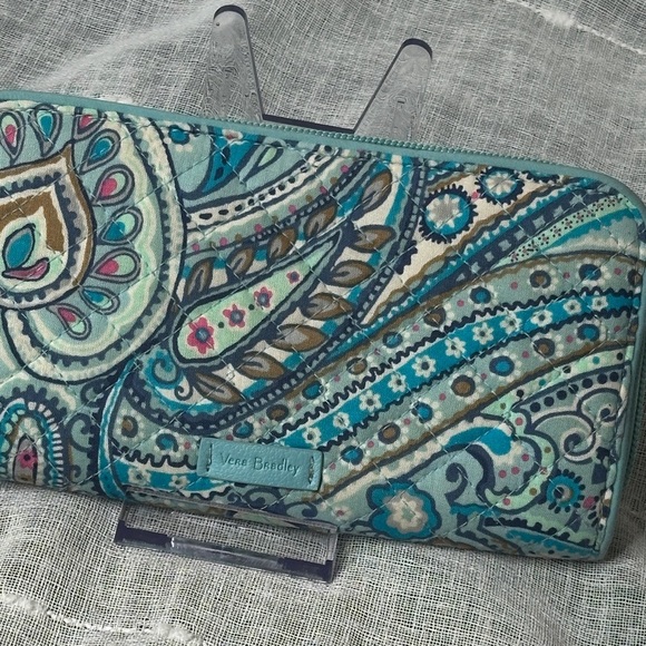 Vera Bradley Daisy Dot Paisley Continental Wallet RFID Zip Around Designer EUC - Picture 3 of 16